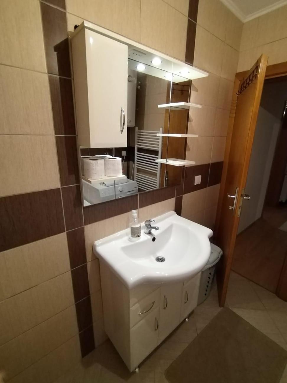Gold Home Bosanska Gradiska Ngoại thất bức ảnh