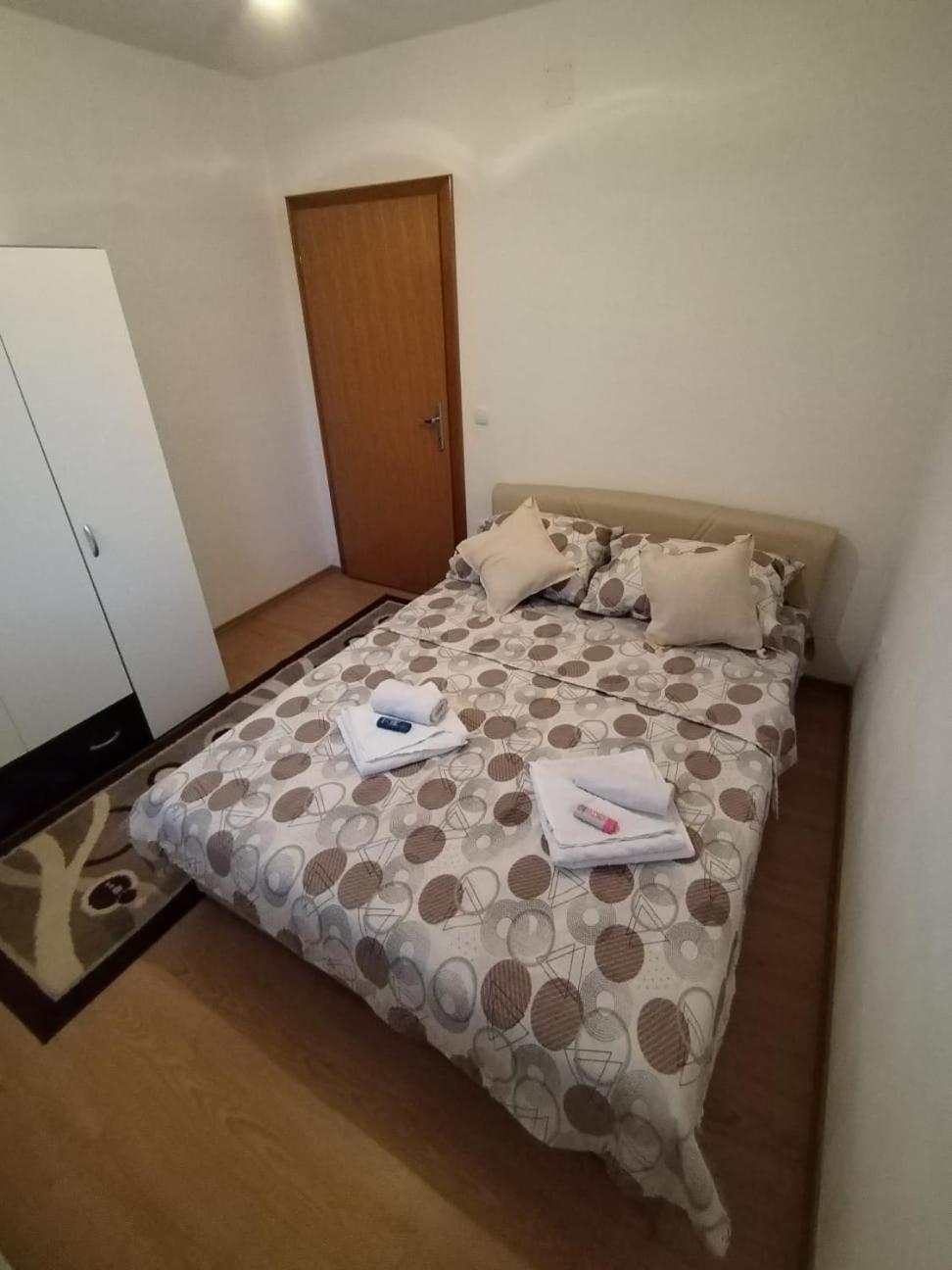 Gold Home Bosanska Gradiska Ngoại thất bức ảnh