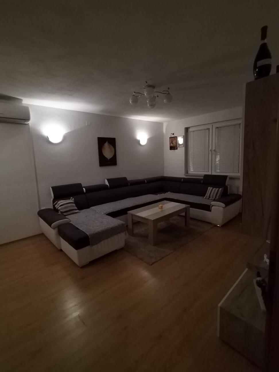 Gold Home Bosanska Gradiska Ngoại thất bức ảnh