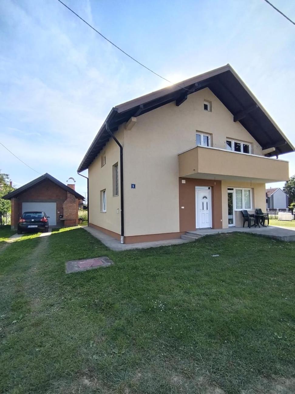 Gold Home Bosanska Gradiska Ngoại thất bức ảnh