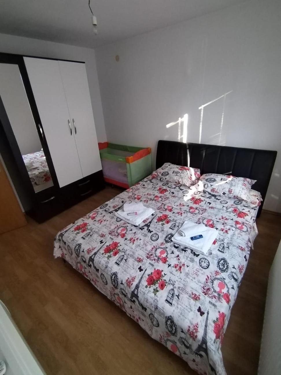 Gold Home Bosanska Gradiska Ngoại thất bức ảnh